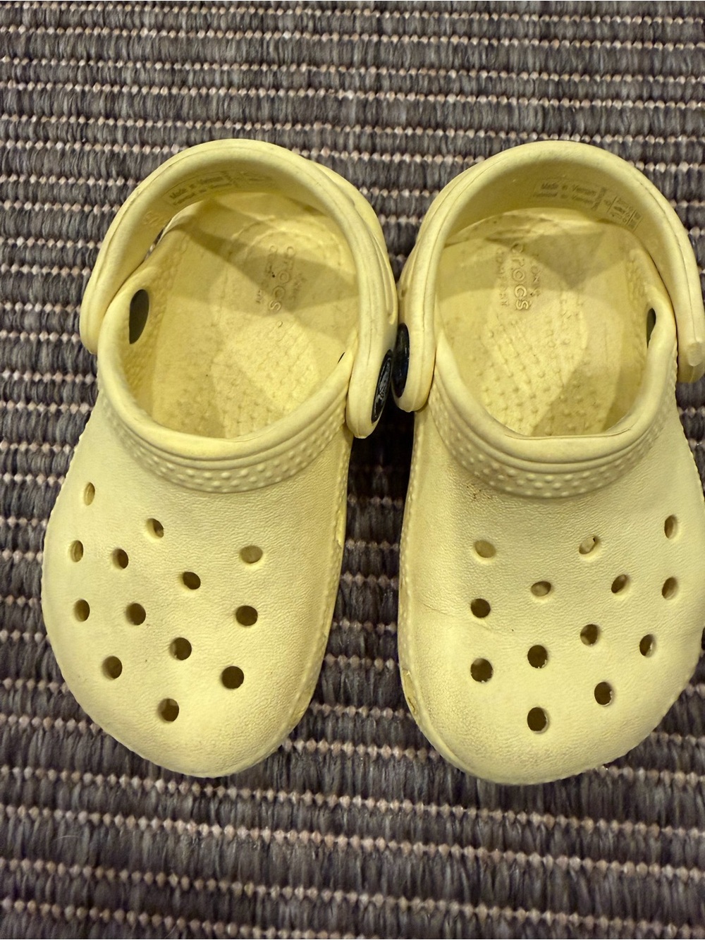 CROCS Kids Classic Clog in Pale Yellow